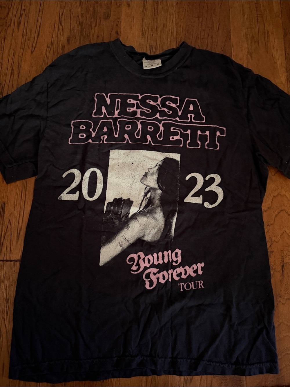 Nessa Barrett Young Forever 2023 Tour T-Shirt Size M